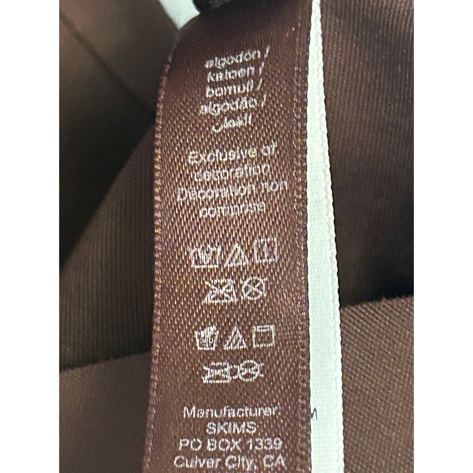 Skims Body Plunge Unlined Bodysuit Medium Cocoa New With Tags — image 5 of 5